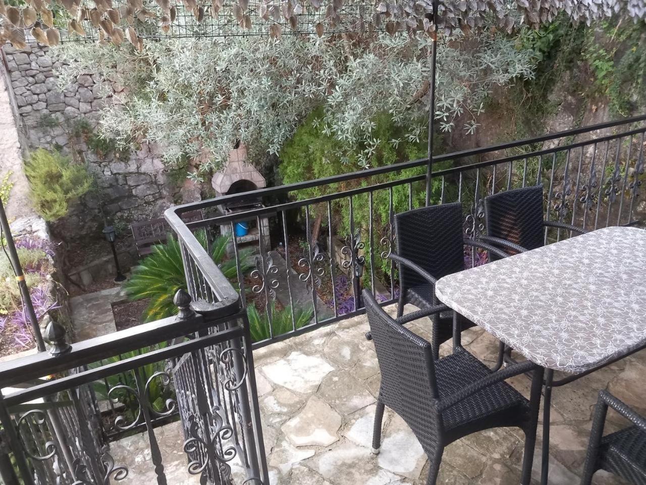 Holiday Home Stone House Perast Luaran gambar