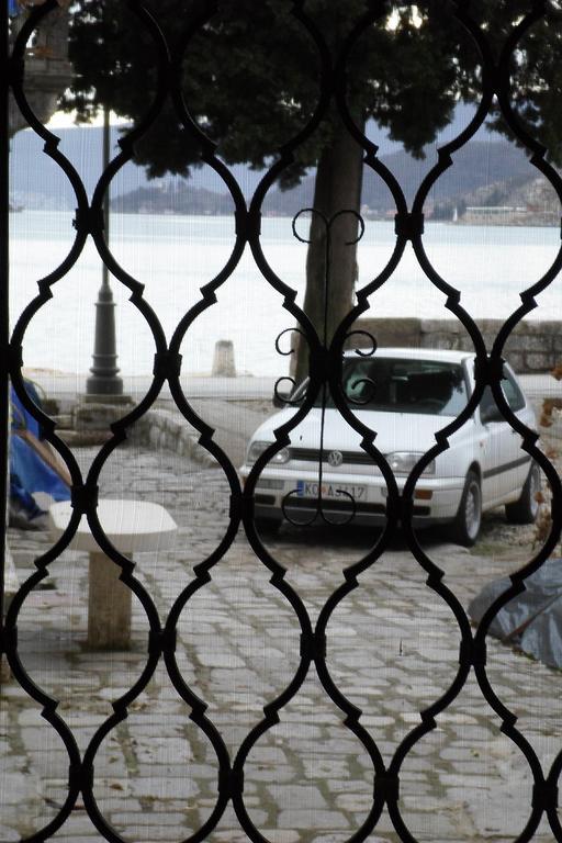 Holiday Home Stone House Perast Luaran gambar