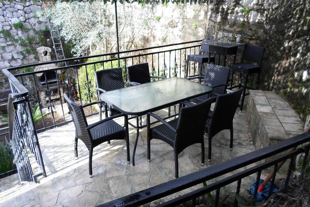 Holiday Home Stone House Perast Luaran gambar