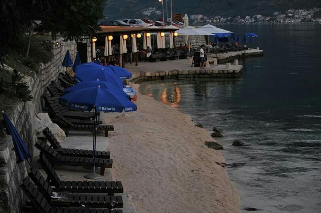 Holiday Home Stone House Perast Luaran gambar